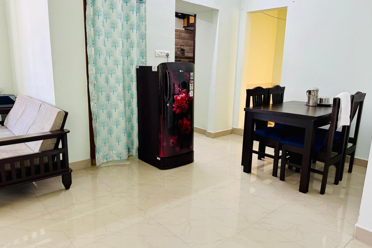 Truelife - Family Suites - Ps4 Veg Restaurant, On Way To Balaji Temple - 2Bhk Ac Apartments - Coffee Tea Milk - Super Fast Wifi, Kitchen, Smart Tv, Parking - Easy Access To Airport, Railway Station And To All Temples - Top Service With Lots Of Love Tirupati Exterior foto